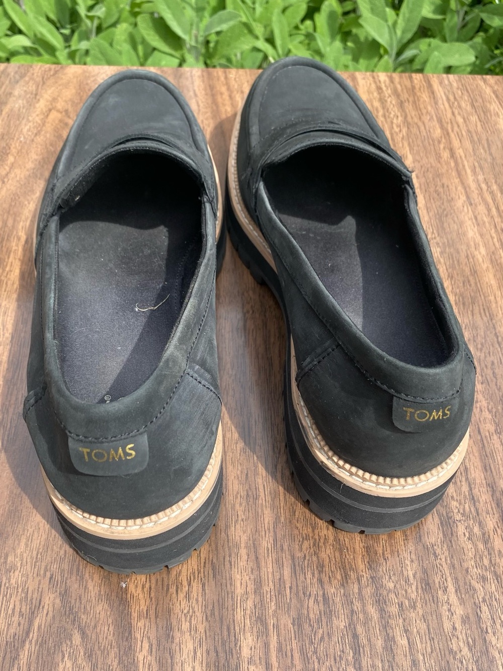 TOMS Black Loafers with Tan Trim - Picture 4 of 12